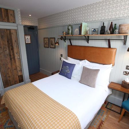 The Pilot Boat Hotel Lyme Regis Buitenkant foto